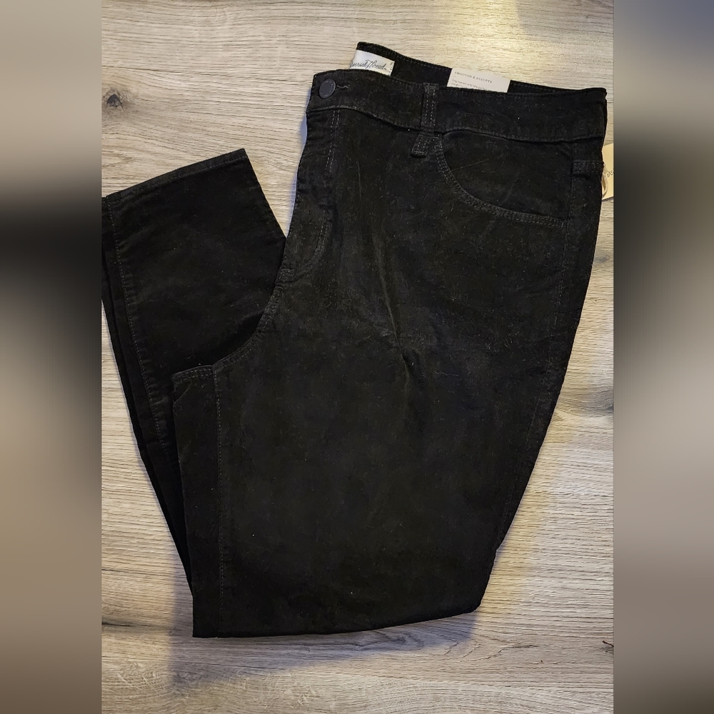 Universal Thread Velvety Black Jean